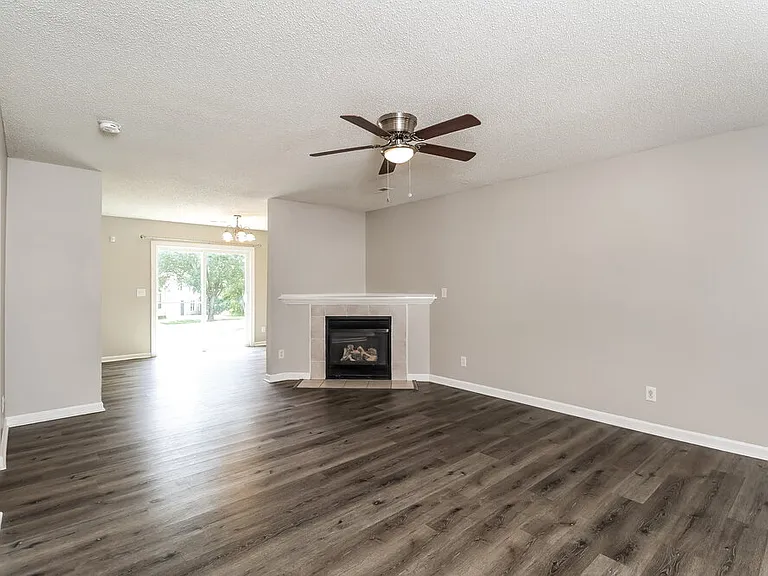 624 Lightspun Ln — Photo 6