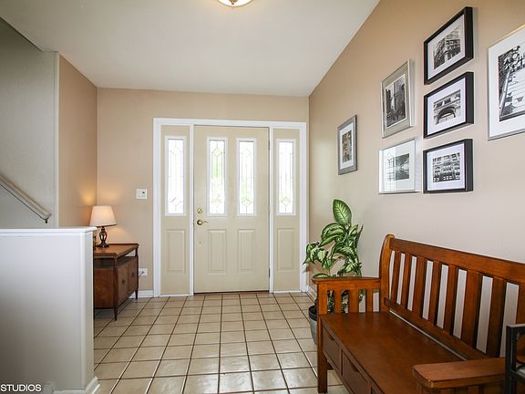 3rd image of 960 Sandlewood Ct