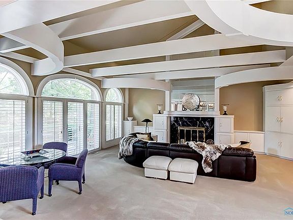3rd image of 26196 Edinborough Cir