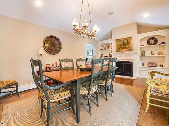 5th image of 5 Bradley Ct