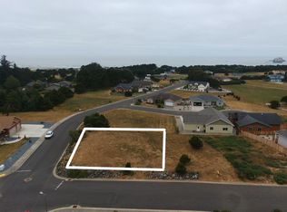 884 Spyglass Dr, Bandon, OR 97411