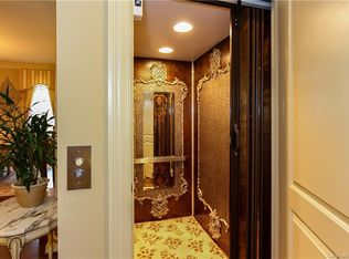 6421 Fairway Row Ln, Charlotte, NC 28277