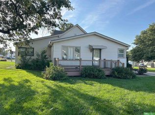 380 S 6th St, Springfield, NE 68059