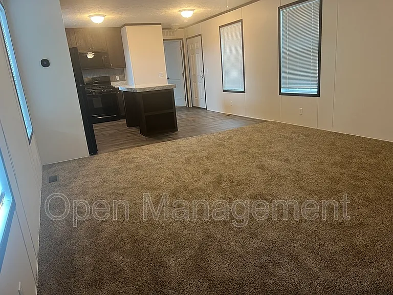 825 1st Ave E #323 — Photo 8