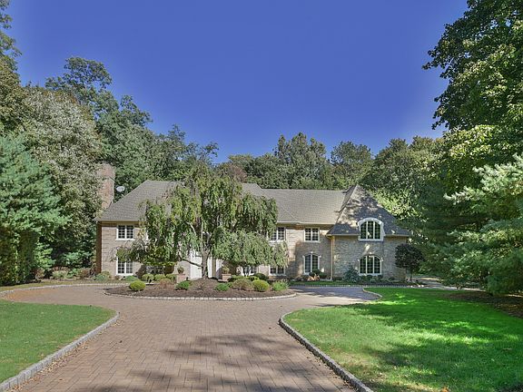 2nd image of 75 Glen Ave