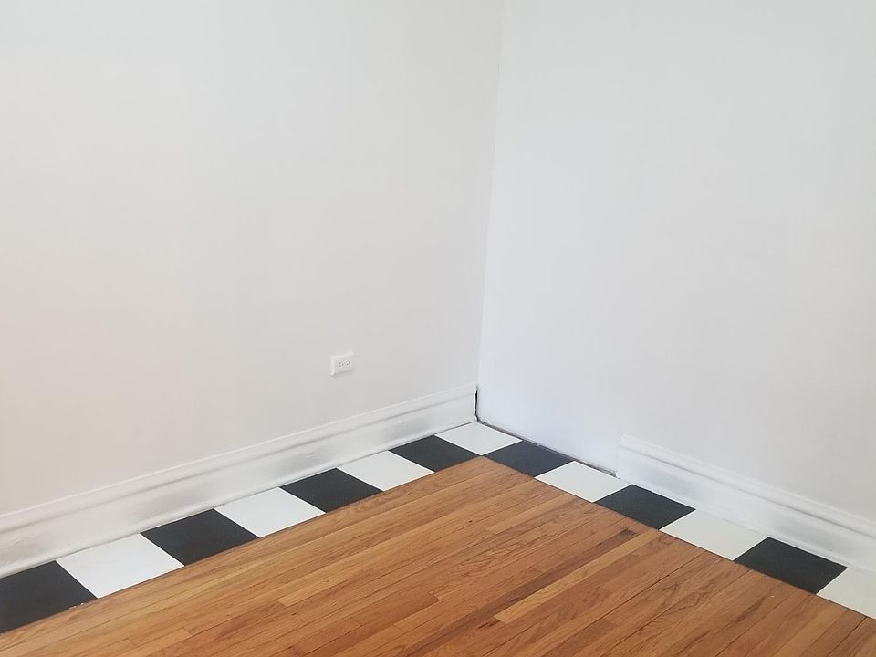 1st image of 4929 W Cullom Ave #1