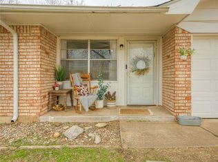 904 E Maguire Rd, Noble, OK 73068