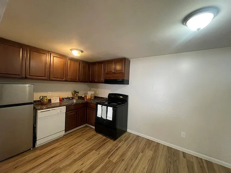 Arbor Heights — Photo 9