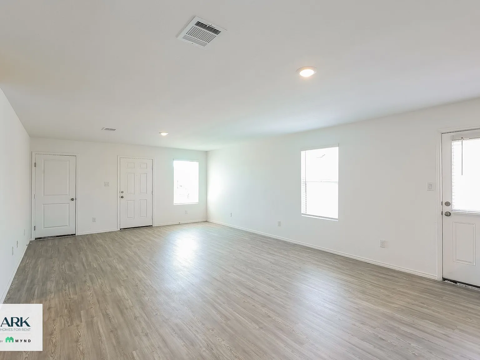 3 bed, 2.0 bath, 1266 sqft, $1,375 — Photo 4