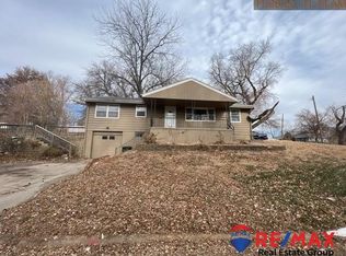 6652 Lake St, Omaha, NE 68104