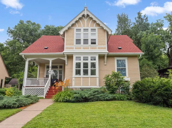 2145 Knapp St, Saint Paul, MN 55108