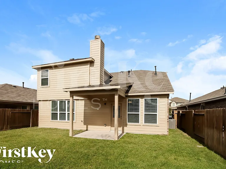 2526 Cold River Dr — Photo 14