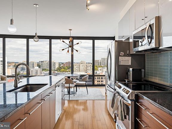 2nd image of 2101 Market St Unit 1401
