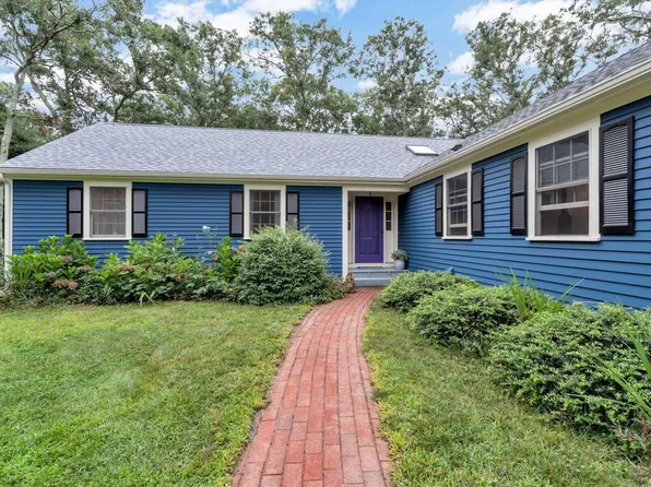 8 Golf Links Circle, Sandwich, MA 02563