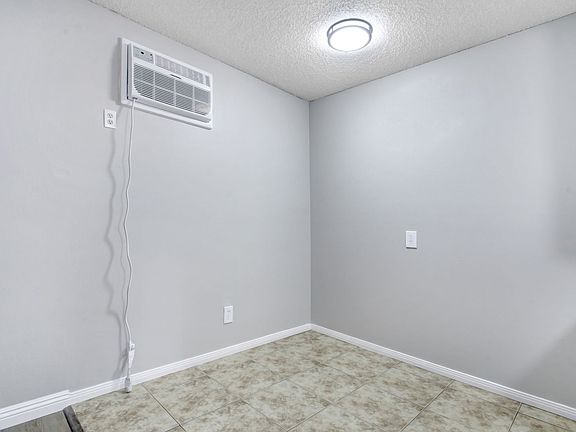 5th image of 8919 Mango Ave APT 9