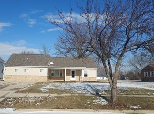 424 Hoopengarner St, Wapakoneta, OH 45895