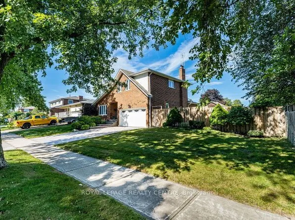 671 Louis Dr, Mississauga, ON L5B 2V4