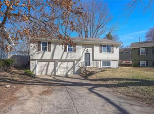 1704 S Taylor Cir, Olathe, KS 66062