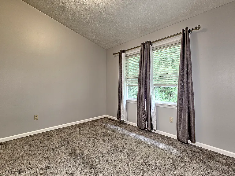 128 Winston Way — Photo 18