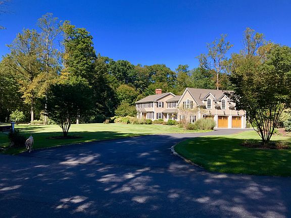 3rd image of 46 Weeburn Dr