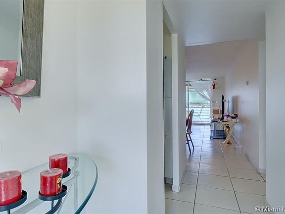 4th image of 1100 NE 191st St #47