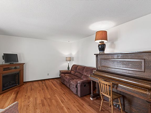 4th image of 7599 Iverson Ave S