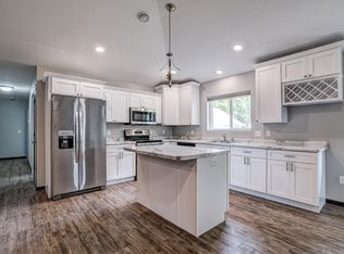 302 12th Ave W #B, Menomonie, WI 54751