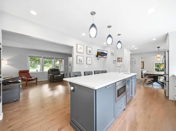 11 Hammar Road, Nashua, NH 03062