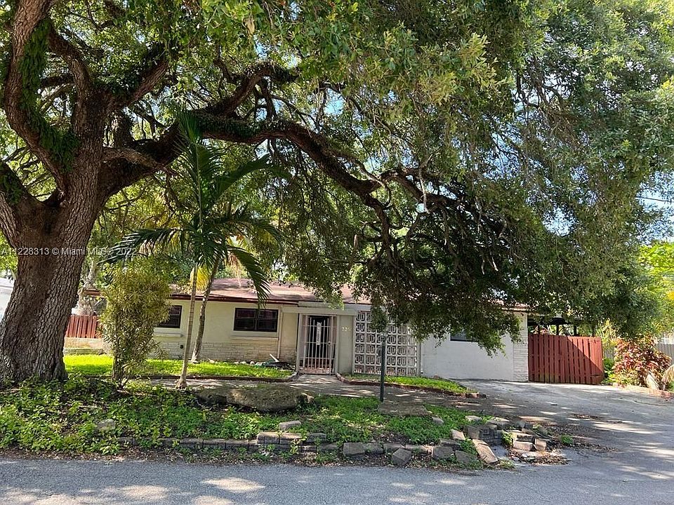 1st image of 730 NE 163rd St #0