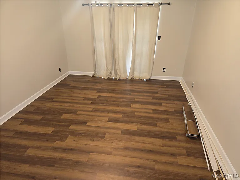 4259 Burtonway Dr — Photo 5