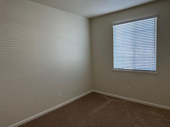 4th image of 1677 Ryegrass Way