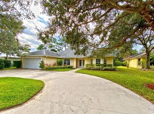 153 35th Sq SW, Vero Beach, FL 32968