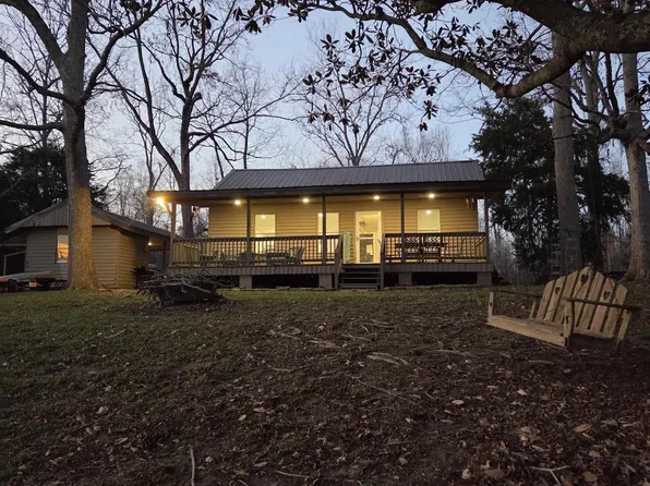 3587 Parhams Rd, Jonesville, LA 71343