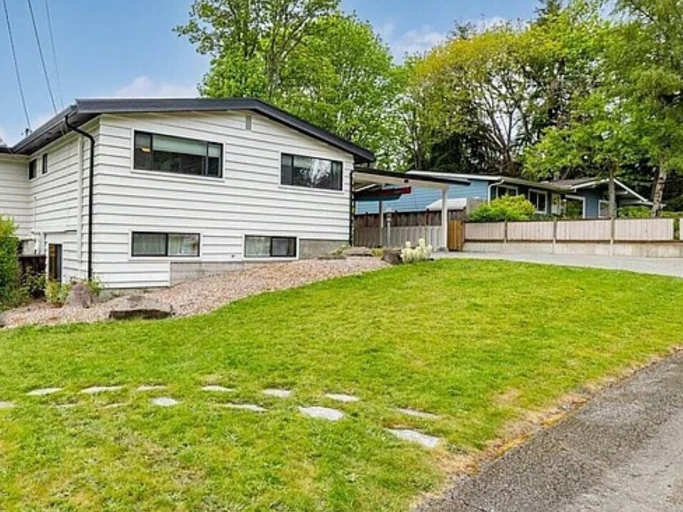 Front of house and driveway