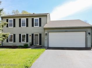 2S041 Ascot Ln, Warrenville, IL 60555