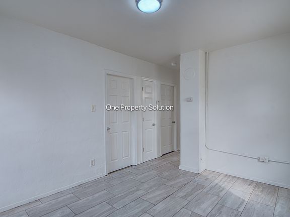 4th image of 2453 Prospect St