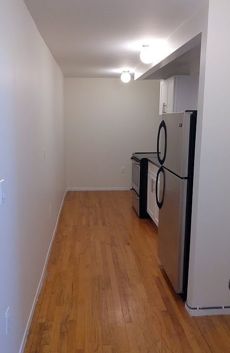 2nd image of 327 W 21st St #D2
