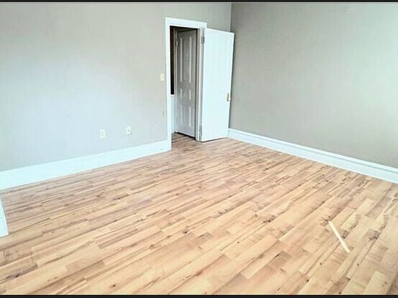 5th image of 1535 Fontain St Room B