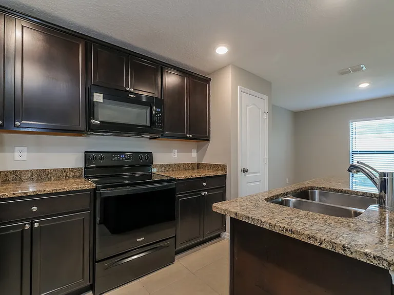246 Hyacinth Ct — Photo 8