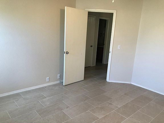 2nd image of 3303 Dartmouth Field Ln