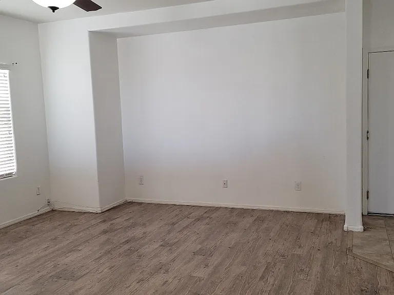 Large unobstructed TV wall.