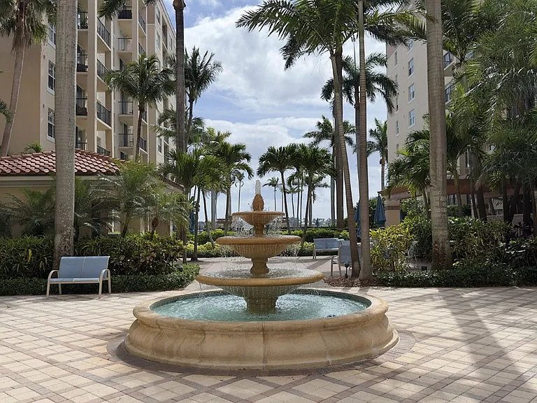 1801 N Flagler Dr #910 — Photo 33