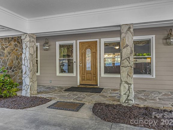4th image of 10 Scout Rd