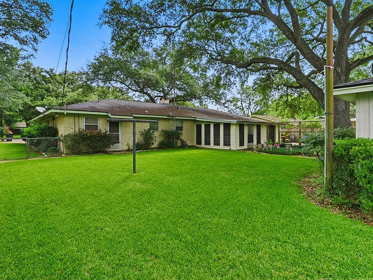 1335 Kathy Ave — Photo 44