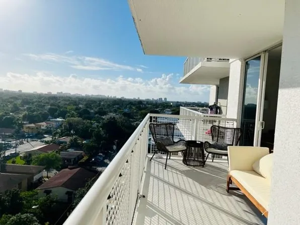 900 SW 8th St APT 1002, Miami, FL 33130