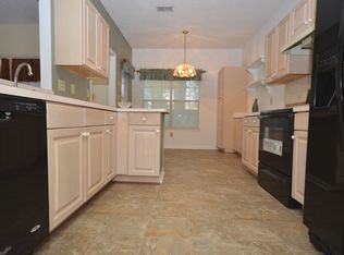 902 Drivers Ln, Newport News, VA 23602