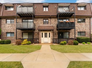 7632 W Lawrence Ave Unit 1A, Harwood Heights, IL