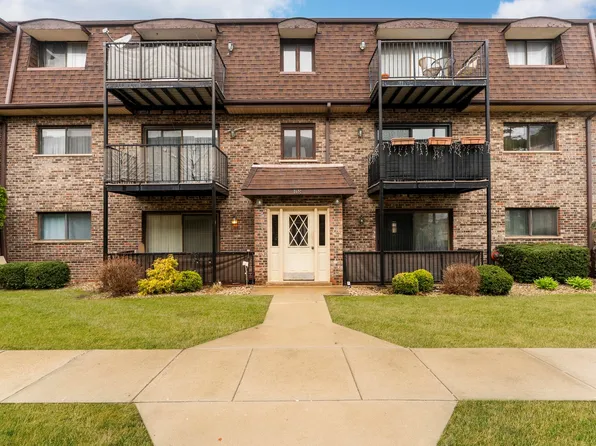 7632 W Lawrence Ave Unit 1A, Harwood Heights, IL 60706