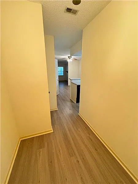 2 bed, 2.5 bath, 1120 sqft, $1,695 — Photo 3