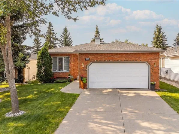 605 Revell Wynd NW, Edmonton, AB T6R 2H9